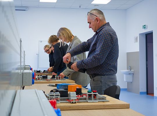 Zespół zarządzający w BCU w Lęborku sprawdza gotowość do startu szkoleń.